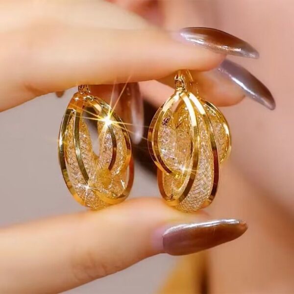 Wholesale Light Luxury Elegant Simple Fashion Personalized Golden Ring Zircon Ear Buckle High-end Sense Exquisite Celebrity Style Earrings Earrings