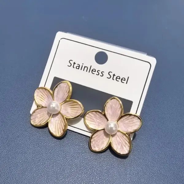 Wholesale 304 Stainless Steel Flower PVD Coated 18K Real Gold Plated IG Style Elegant Vacation Ear Studs