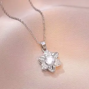 X3399 Flower Rotating Necklace