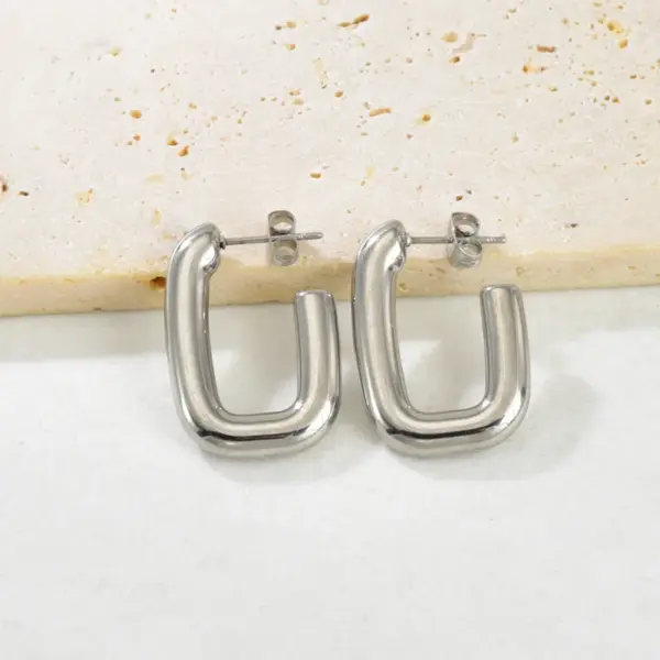 Wholesale E78 Style 304 Stainless Steel Earrings For Women Design 18K Gold Geometric C-shaped Stud Earrings Heart-shaped Electroplated