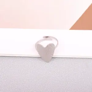 Silver / Average Size / 5#