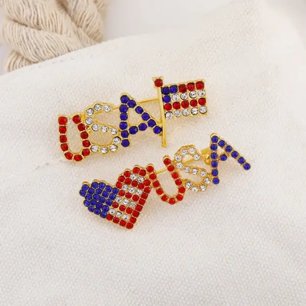 Wholesale Fashionable Alloy Diamond Embedded Heart Shaped Lapel Pins Women's Clothing Accessories USA Flag Letter Brooch Pin Trendy Geometric Pattern