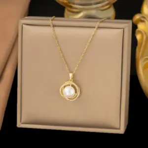Wholesale Geometric Inlay Pendant Necklace For Women In Copper With 18K Real Gold Plated Water Plating And Artificial Rhinestones On Cable Chain