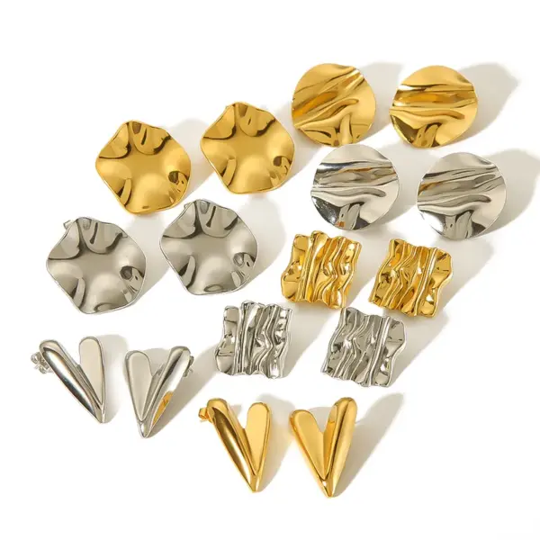 Wholesale PVD Coated Real Gold Plated 18K Gold Quadrilateral Circle Heart Shape 304 Stainless Steel Simple Style Waterproof Non Tarnish Ear Studs