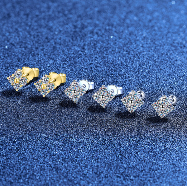 Wholesale Silver Moissanite Earrings, Stud Earrings, Japanese and Korean Style, Small Four-Leaf Clover Earrings