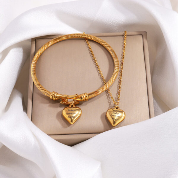 Wholesale Love Titanium Steel Bracelet, Baby's Breath Bracelet, High-End, Non-Fading, Light Luxury, Korean Style Fashion Personalized Bracelet for Women