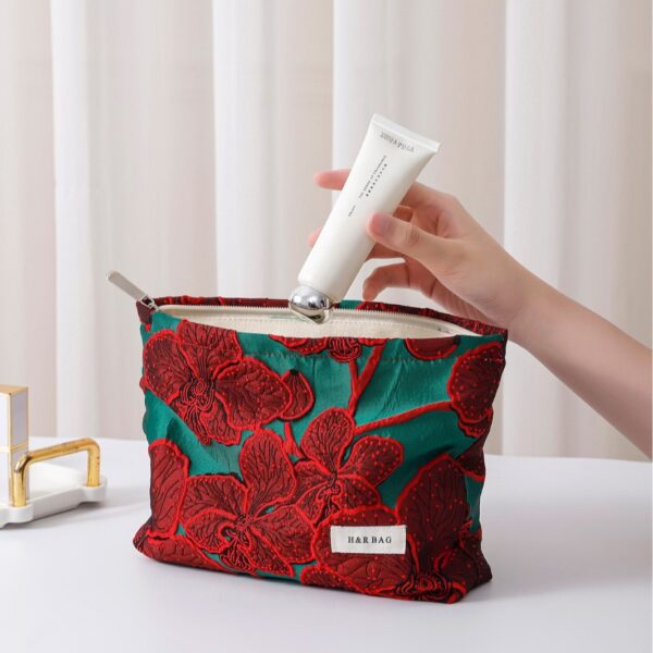 Wholesale Vintage Red Jacquard Canvas Cosmetic Bag Large Capacity High-Level Clutch Bag Storage Bag Coin Purse