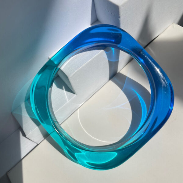 Wholesale fashion gradient transparent acrylic bracelet shaped resin square bracelet