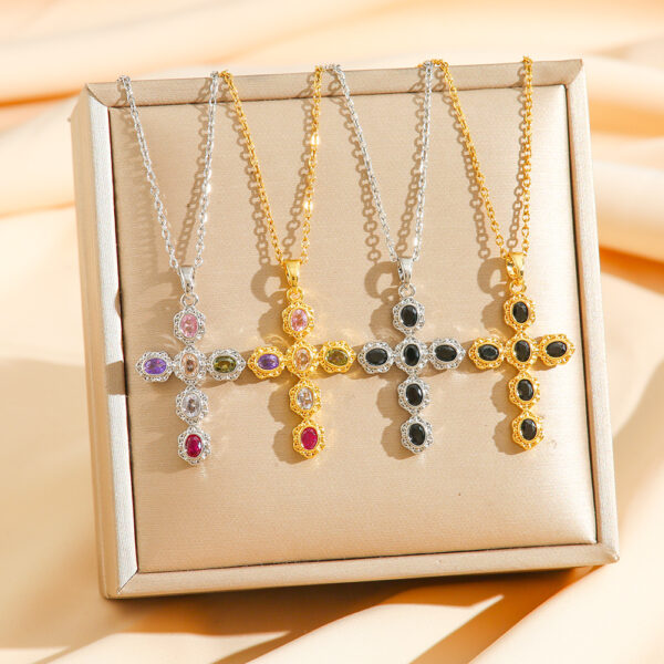 Wholesale Titanium steel colorfast, elegant and luxurious clavicle necklace accessory