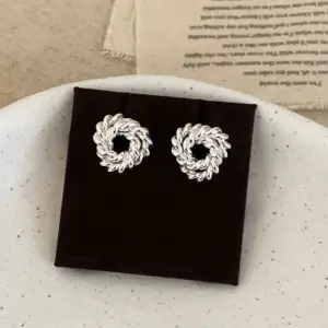 A-1485 Silver Cable Earrings