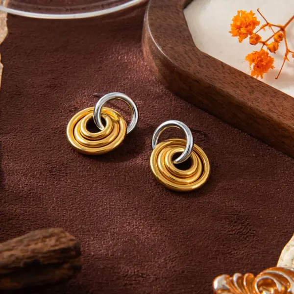 Wholesale 304 Stainless Steel Irregular Vacuum Electroplated (Furnace) Material Plated With 18k Gold, Color Retention, Three-Hoop Hoop Earrings, Item Gold