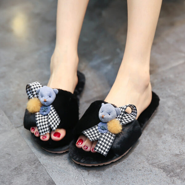 Wholesale plush slippers for autumn and winter outerwear bear fluffy slippers non-slip home fluffy slippers
