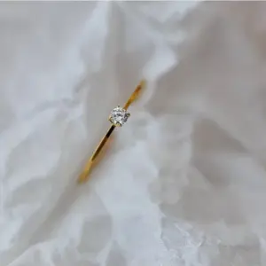 1MM Gold Four-prong Zirconia / 6