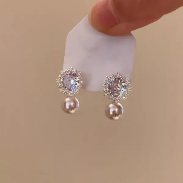 Wholesale Snowflake Electroplated Silver Plated Brass Stud Earrings With Pearl Inlay For Women