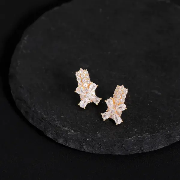 Wholesale 1 Pair Glam Romantic Flower Inlay Copper Zircon Ear Studs