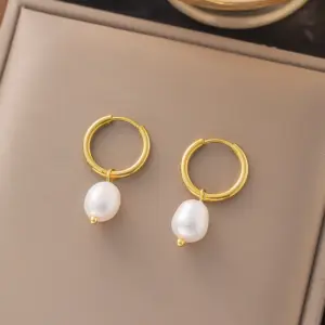 9 [Ag146] Pearl Earrings / Gold