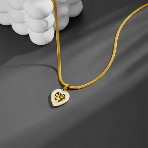 Wholesale Titanium Steel 18K Gold Plated Elegant Hollow Out Tree Heart Shape Acrylic Pendant Necklace