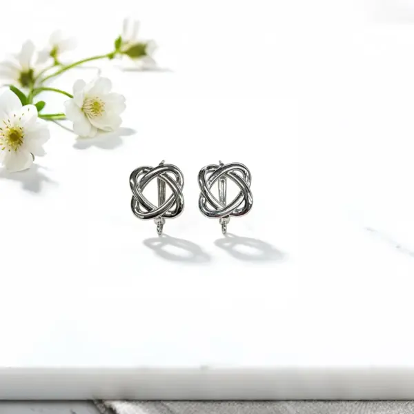 Wholesale Geometric Smooth Stud Earrings For Women In Copper With Golden Plated Water Plating And 0.03µm-0.05µm Thickness