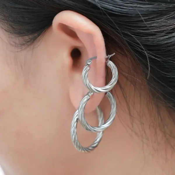 Wholesale 201 Stainless Steel Solid Color Electroplated Golden Plated Simple Style Commute Waterproof Non Tarnish Plating Earrings
