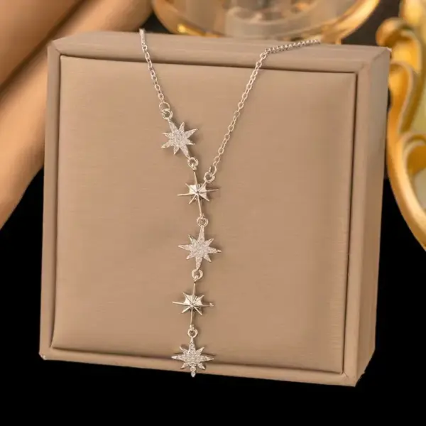 Wholesale Starburst Inlay Pendant Necklace For Women With Artificial Rhinestones In 18K Gold Plated Copper, Cable Chain