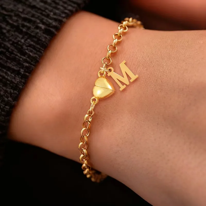 Wholesale Universal Electroplated 18K Real Gold Personalized Fashion Initial Heart Magnet Clasp Women's 201 Stainless Steel Chain Bracelet