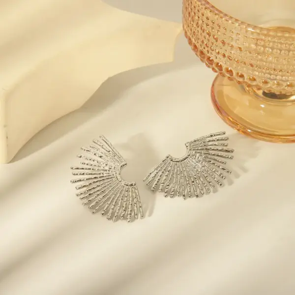 Wholesale 1 Pair Retro Exaggerated Sun Solid Color Plating 304 Stainless Steel 18K Gold Plated Ear Studs