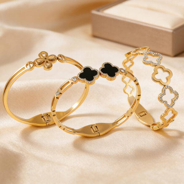 oly-f5299304dde4489bc936e7193c8d0a56 Wholesale Stainless steel electroplated acrylic non-fading jewelry, four-leaf clover titanium steel bracelet