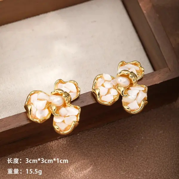 Wholesale Handmade Copper Earrings For Women Featuring Flowers Design With 18K Real Gold Plated And Shell Inlay