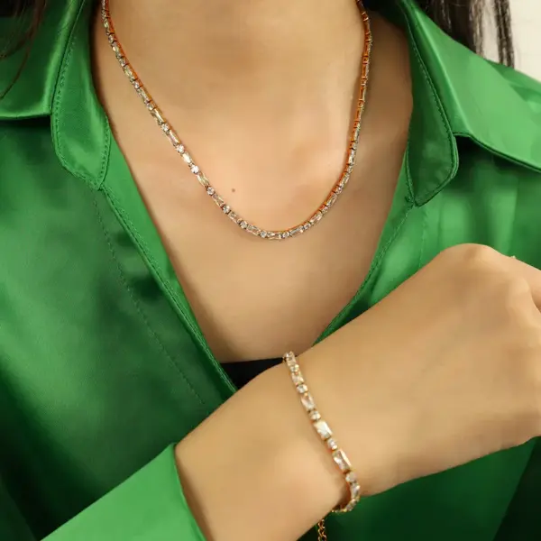 Wholesale Ion Plating (IP) Real Gold Plated 18K Gold Square Rectangle 304 Stainless Steel Elegant Simple Style Waterproof Non Tarnish 304 Stainless Steel Bracelets