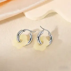 Goose Yellow Cream Color / 20mm