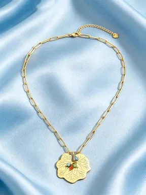 Wholesale Maple Leaf Waterproof Women's Necklace In 304 Stainless Steel With 18K Gold Plated Finish And Zircon Inlay On Box Chain