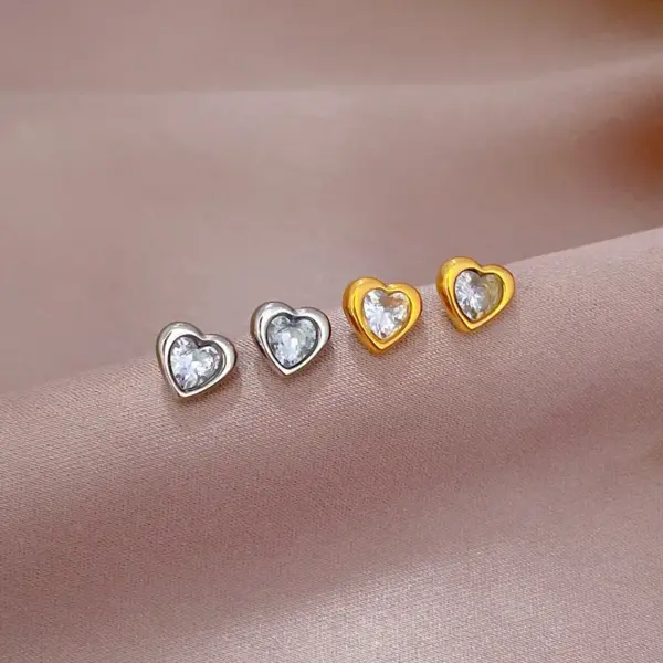 Wholesale PVD Coated Real Gold Plated Heart Shape Titanium Steel Simple Style Waterproof Non Tarnish Ear Studs