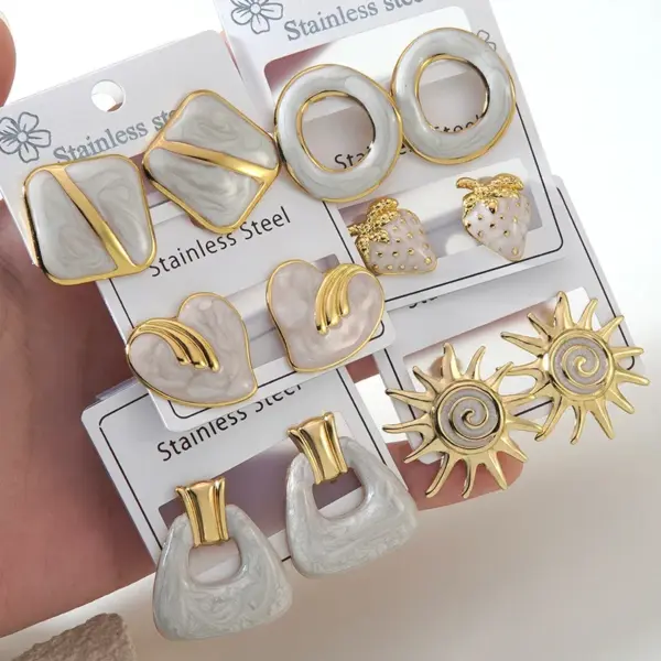 Wholesale Women’s Enamel Flowers Stud Earrings Made Of Titanium Steel With Electroplated Gold Plating Process