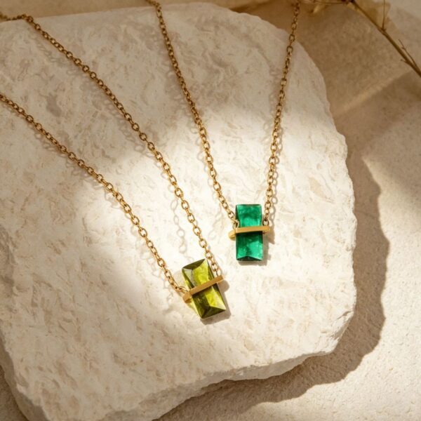 Wholesale Stainless steel retro light luxury rectangular green crystal necklace titanium steel electroplated clavicle chain