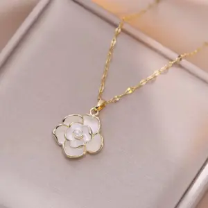 X3042 Rotating Camellia Necklace