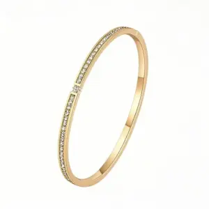 40A-A-5 Gold Diamond-embellished Bracelet
