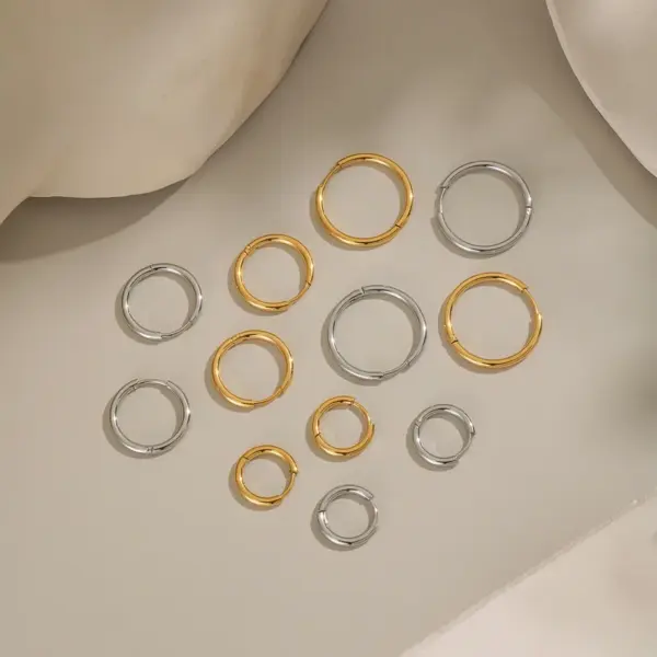 Wholesale 304 Stainless Steel Circle Round PVD Coated 18K Real Gold Plated 18K Gold Lady Sexy Rock Waterproof Non Tarnish Polishing Plating Gold Silver Earrings