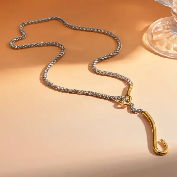 Wholesale Asymmetrical Irregular Necklace For Women In 304 Stainless Steel With 18K Real Gold Plated PVD Coated Finish And Twisted Chain