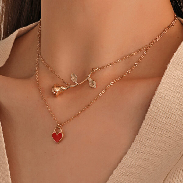 Wholesale Romantic Valentine's Day Rose Necklace Stereo Flower Pendant Collarbone Chain Gift for Girlfriend