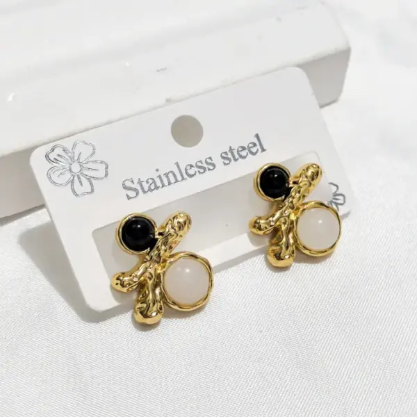 Wholesale Earrings Studs Cat's Eye Stone Heart Cast Earrings Titanium Steel Earrings For Banquet Fashion Show