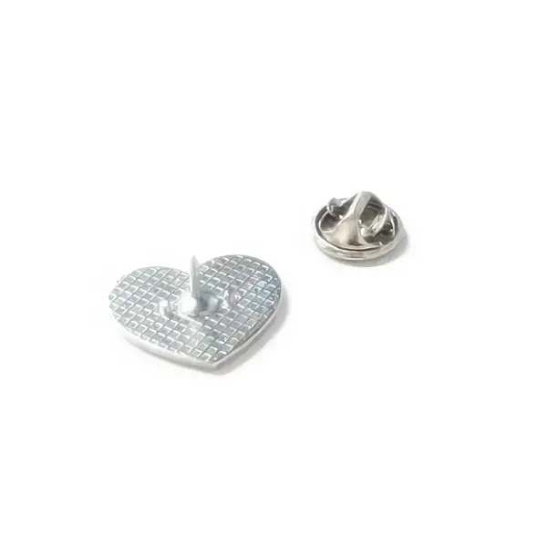 Wholesale Heart Shape Alloy Flag Brooches For Independence Day Festival Accessories