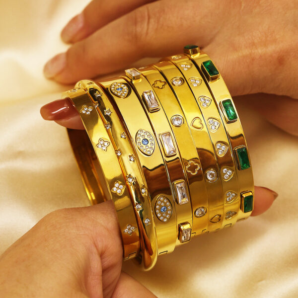 Wholesale Ig Style Stainless Steel Bracelet 18K Gold Plated Diamond Bracelet Gold Retro Stacked Titanium Steel Bracelet for Women