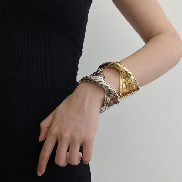 Wholesale metal cross surround irregular opening bracelet retro high sense twist bracelet fashion arm ring