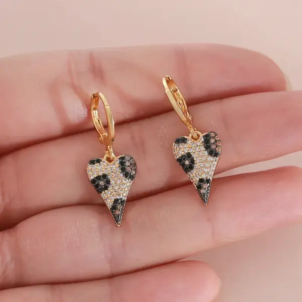 Wholesale 1 Pair Vintage Style Luxurious Commute Heart Shape Copper Drop Earrings