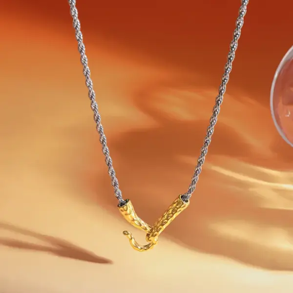 Wholesale Asymmetrical Irregular Necklace For Women In 304 Stainless Steel With 18K Real Gold Plated PVD Coated Finish And Box Chain