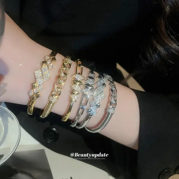 Wholesale Round Copper Bangle For Women With Real Gold Plated Finish And Zircon Inlay