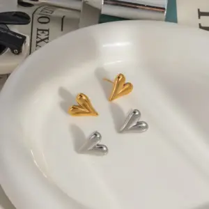 Wholesale PVD Coated Real Gold Plated 18K Gold Heart Shape 304 Stainless Steel Elegant Lady Waterproof Non Tarnish Ear Studs