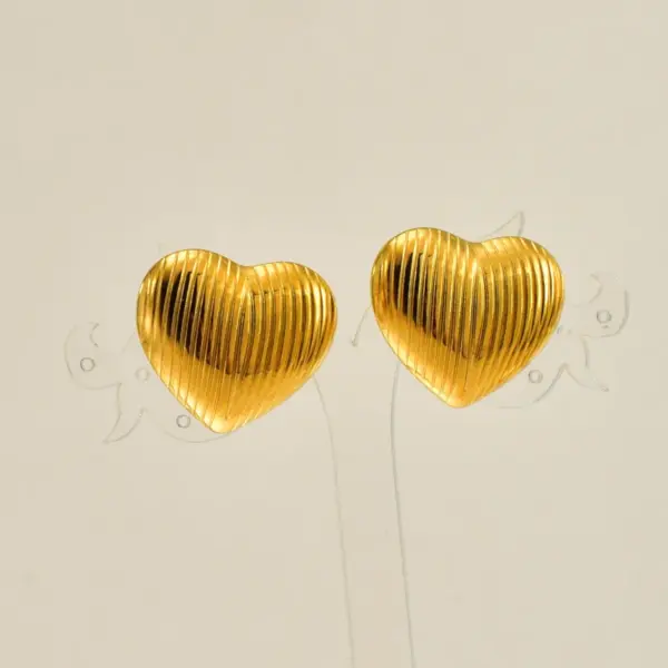 Wholesale Heart Shape Stud Earrings For Women In 304 Stainless Steel With Electroplated 18K Real Gold PVD Coated Layer 0.03µm-0.05µm