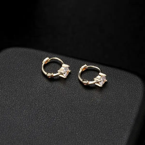 Wholesale Round Drop Earrings For Women With Copper Studs Featuring 14K Real Gold Plated Electroplated Finish And Rhinestone Inlay