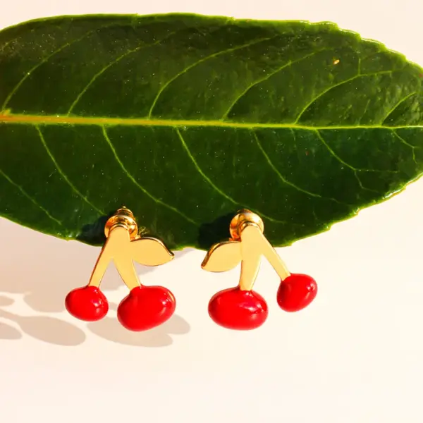 Wholesale Exquisite Fashion Design Red Cherry Earrings Handmade Glaze Red New Year Earrings For Women Christmas Festive Girl Earrings 1080